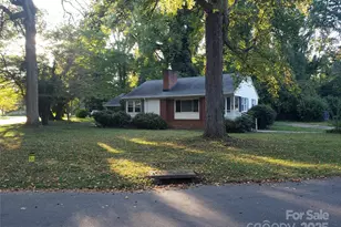 3937 Belcross Dr, Charlotte, NC 28205 - Photo 3