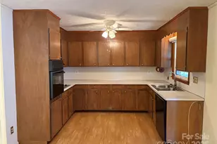 707 Sandalwood Ln, Kings Mountain, NC 28086 - Photo 11