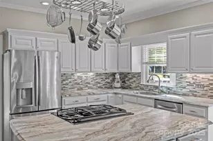 7000 Foxglove Dr, Charlotte, NC 28226 - Photo 5