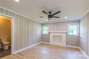 8000 Chapman St, Charlotte, NC 28216 - Photo 19