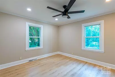 8000 Chapman Street, Charlotte, NC 28216 - Photo 31