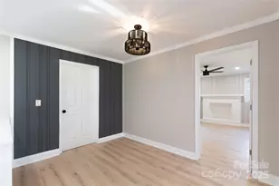 8000 Chapman St, Charlotte, NC 28216 - Photo 17