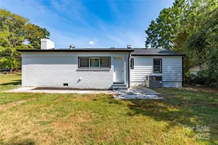 8000 Chapman St, Charlotte, NC 28216 - Photo 7