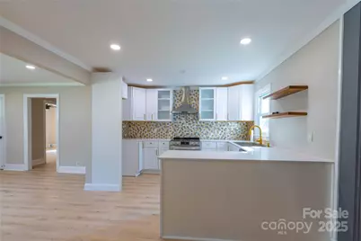 8000 Chapman Street, Charlotte, NC 28216 - Photo 13