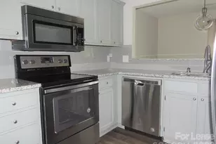 9252 Kings Canyon Dr, Charlotte, NC 28210 - Photo 7