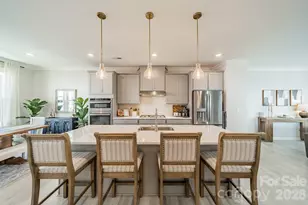 4040 Hidden Oaks Dr, Charlotte, NC 28205 - Photo 7