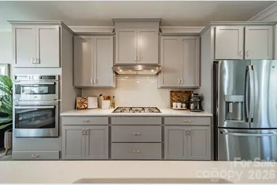 4040 Hidden Oaks Drive, Charlotte, NC 28205 - Photo 7