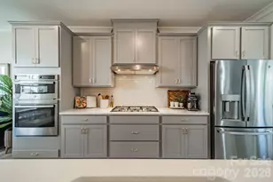 4040 Hidden Oaks Dr, Charlotte, NC 28205 - Photo 7