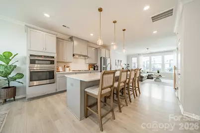 4040 Hidden Oaks Drive, Charlotte, NC 28205 - Photo 11