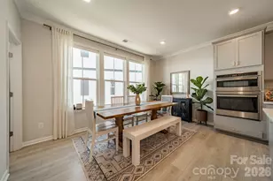 4040 Hidden Oaks Dr, Charlotte, NC 28205 - Photo 11