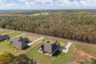 291 Robbins Rd, Chesnee, SC 29323 - Photo 5