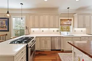 1707 Lombardy Cir, Charlotte, NC 28203 - Photo 3