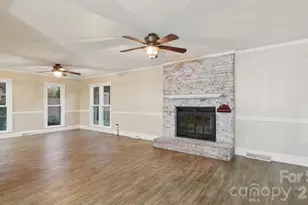 101 Lynn Cove Ln, Mooresville, NC 28117 - Photo 5