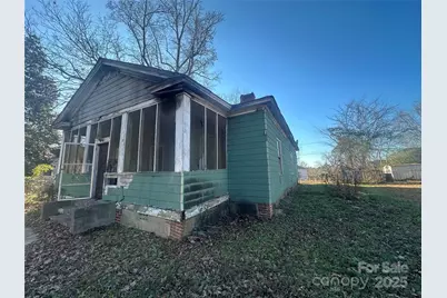 58 Oak Street, Great Falls, SC 29055 - Photo 1