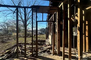 58 Oak St, Great Falls, SC 29055 - Photo 9