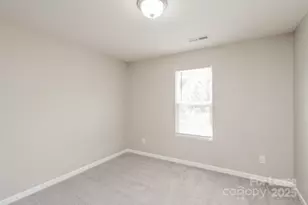 8427 Paw Valley Ln, Charlotte, NC 28214 - Photo 13