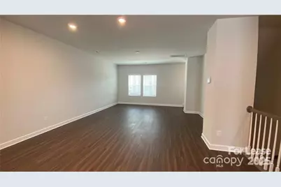 3860 Memorial Parkway #27, Charlotte, NC 28217 - Photo 3