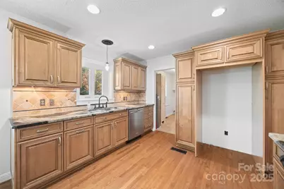 132 Greenbriar Drive, Matthews, NC 28104 - Photo 5