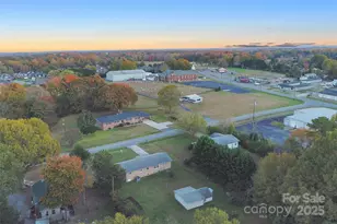 913 Harper Rd, Gastonia, NC 28056 - Photo 3