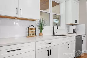 615 Sandycrest Dr, Cherryville, NC 28021 - Photo 11