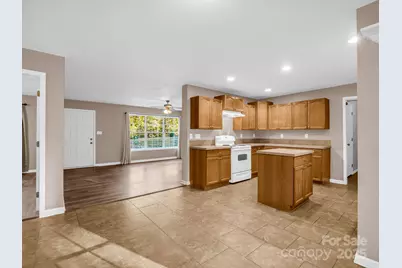 663 Landrum Road, Columbus, NC 28722 - Photo 7