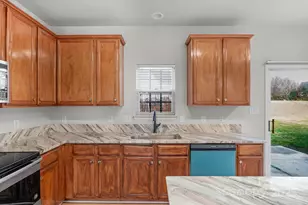 7027 Napton Ct, Charlotte, NC 28213 - Photo 5