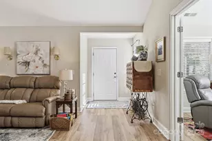 817 Wynnshire Drive, Hickory, NC 28601 - Photo 7