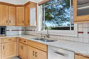 31 Ridge Dr S, Hendersonville, NC 28739 - Photo 11