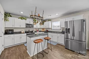 321 Kingsford Dr, Stanley, NC 28164 - Photo 1