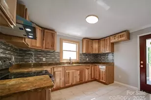 1359 Delwood Dr, Lenoir, NC 28645 - Photo 5