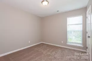 7911 Vermilion Dr, Charlotte, NC 28215 - Photo 5