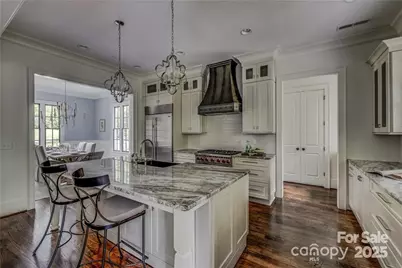 814 Bertonley Avenue, Charlotte, NC 28211 - Photo 5