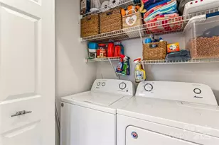 18009 Kings Point Dr, Cornelius, NC 28031 - Photo 15