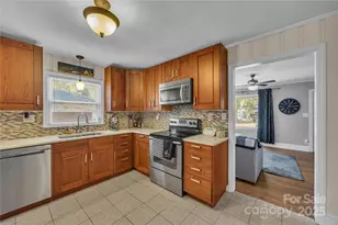 1018 Dudley Dr, Charlotte, NC 28205 - Photo 15