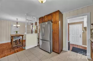 1018 Dudley Dr, Charlotte, NC 28205 - Photo 17