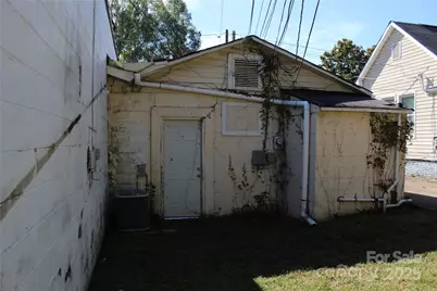 206 Virginia Avenue W, Bessemer City, NC 28016 - Photo 5