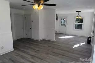 1123 Saratoga Dr, Charlotte, NC 28208 - Photo 5