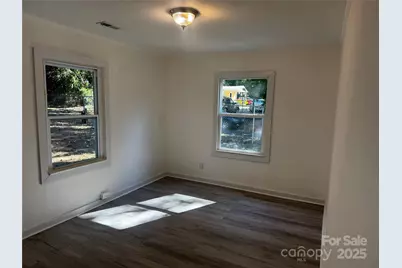 1123 Saratoga Drive, Charlotte, NC 28208 - Photo 9