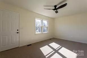 3606 Rose St, Statesville, NC 28677 - Photo 11