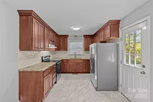 8341 Reedy Creek Rd, Charlotte, NC 28215 - Photo 21