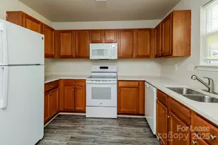 2331 Reid Oaks Dr, Charlotte, NC 28208 - Photo 7