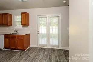 2331 Reid Oaks Dr, Charlotte, NC 28208 - Photo 5