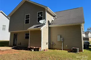 1413 Crandon Dr, Charlotte, NC 28216 - Photo 5