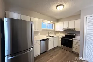 11537 Turn Stone Ct, Charlotte, NC 28226 - Photo 3