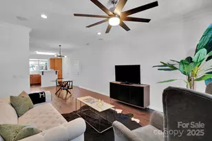 1525 Walnut View Dr, Charlotte, NC 28208 - Photo 3