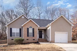 4435 Gladwood Ln, Charlotte, NC 28269 - Photo 5