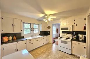 627 N 6th St, Albemarle, NC 28001 - Photo 19