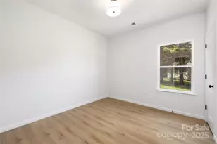 3913 Oakwood Rd, Charlotte, NC 28269 - Photo 21