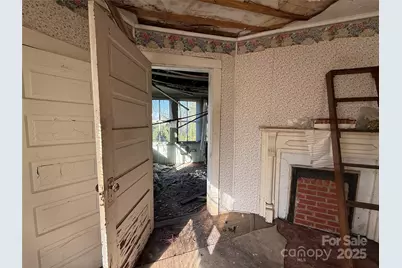 289 S French Broad Avenue, Asheville, NC 28801 - Photo 27