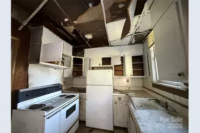 289 S French Broad Avenue, Asheville, NC 28801 - Photo 19